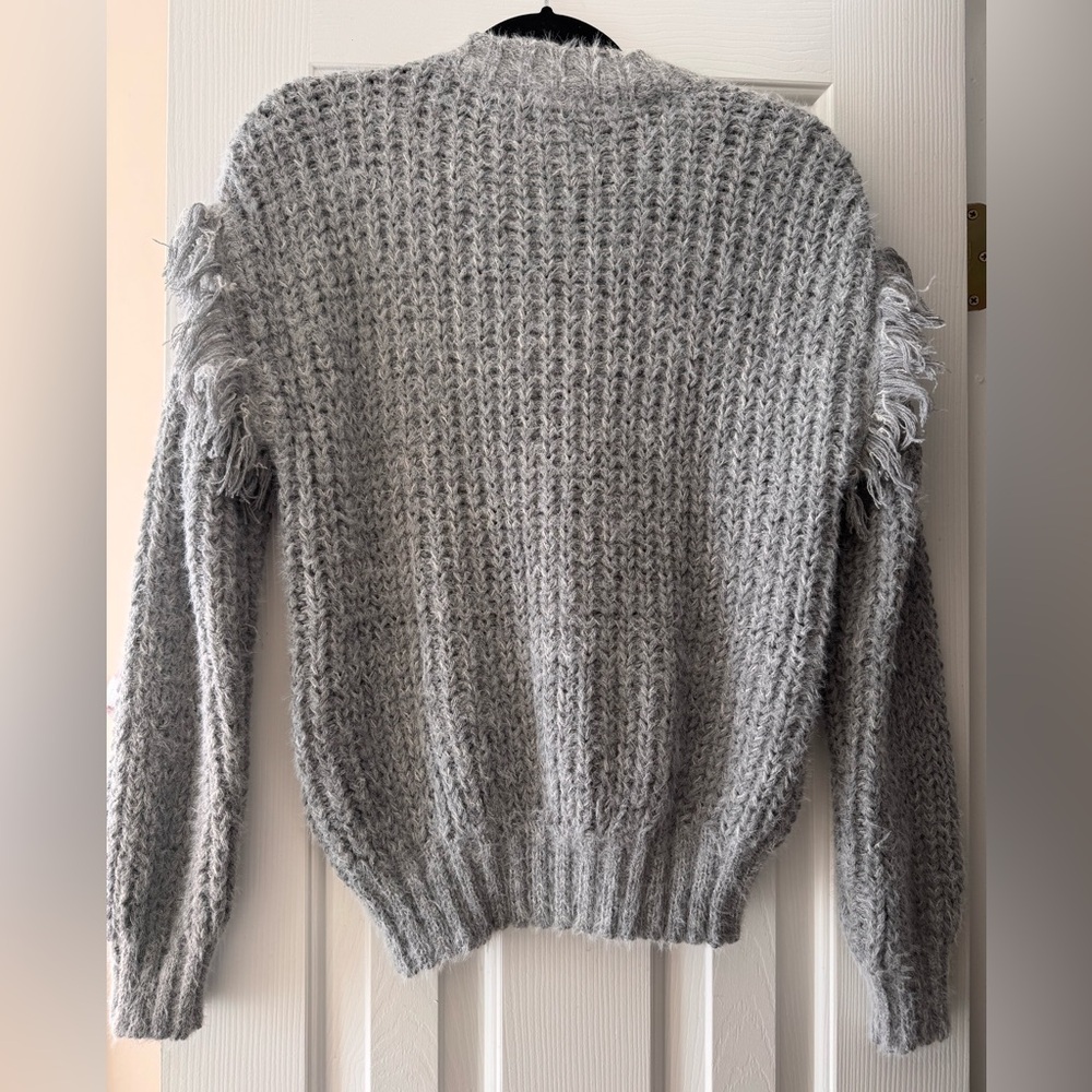 Sweater 🩶 - Picture 2 of 8